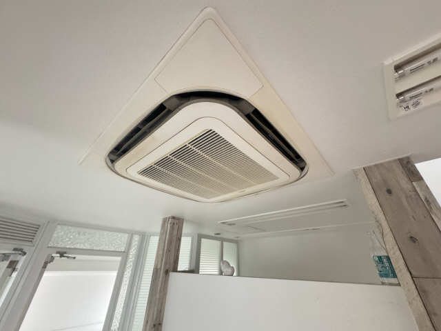 作業スペース　空調